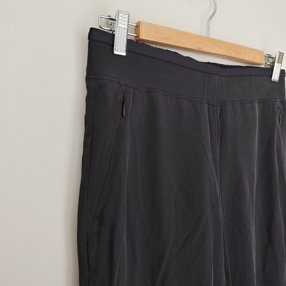 Kit and Ace Silk Easy Breezy Stretch Jogger Pants Size 4 Black - Picture 9 of 15